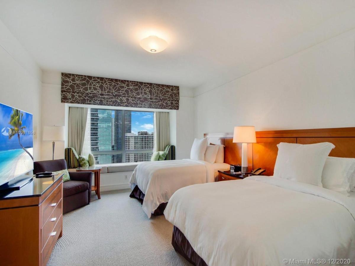 Four Seasons Hotel Miami - Luxury Private Residences المظهر الخارجي الصورة