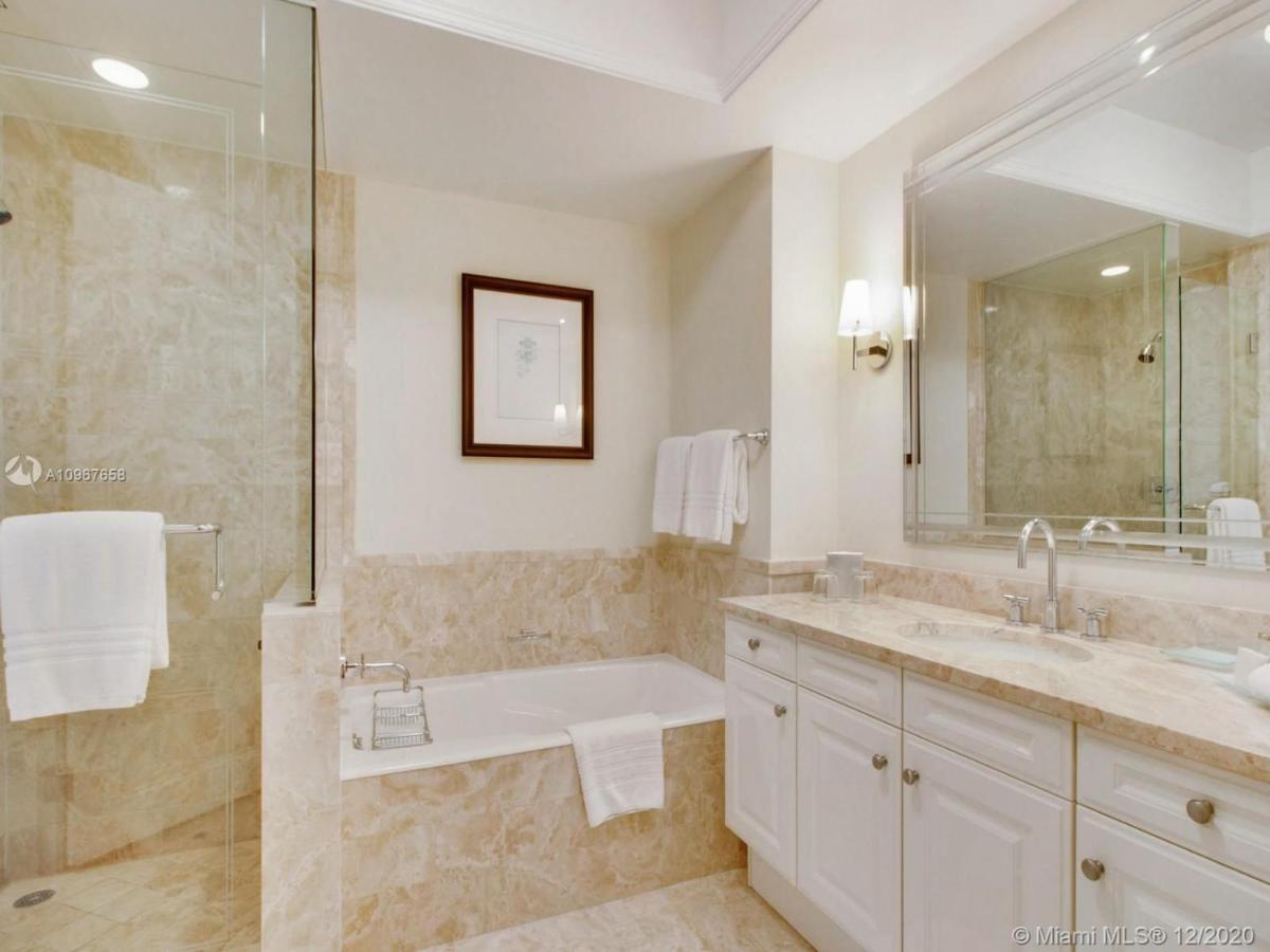 Four Seasons Hotel Miami - Luxury Private Residences المظهر الخارجي الصورة