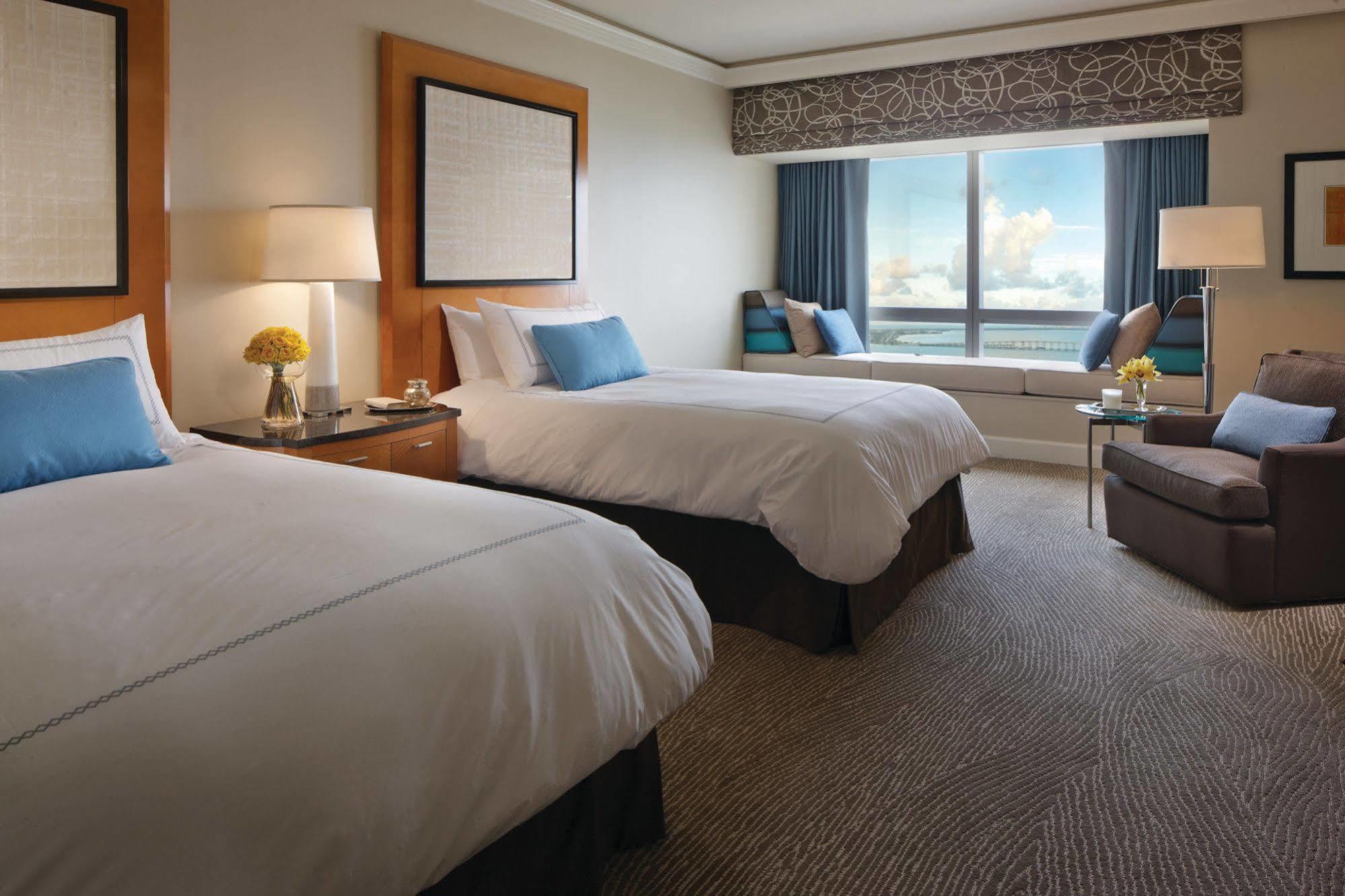 Four Seasons Hotel Miami - Luxury Private Residences المظهر الخارجي الصورة